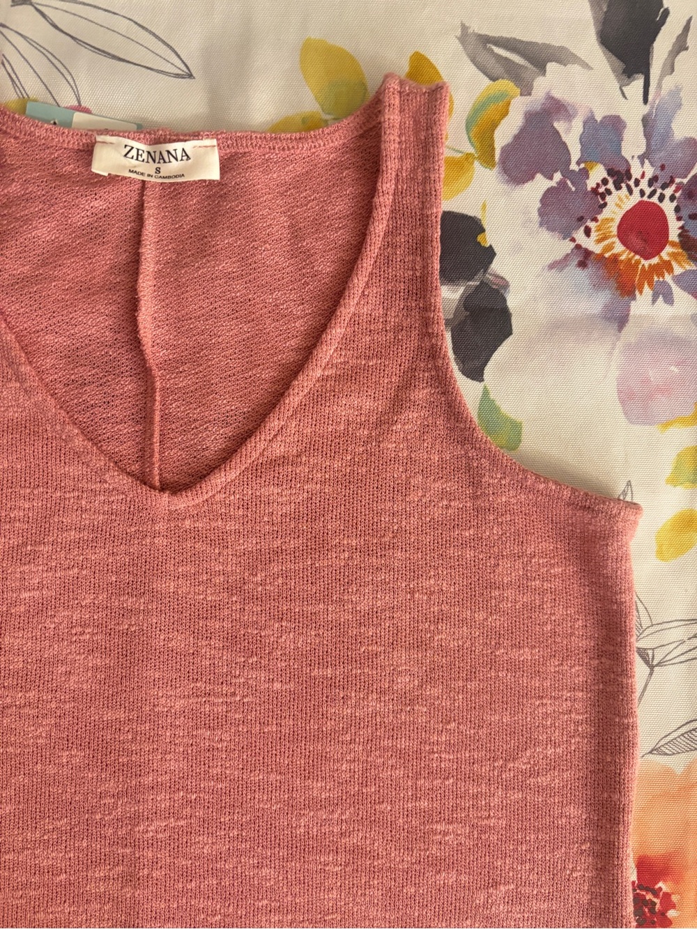 Zenana Outfitters - Women's Pink Sleeveless V-Neck Knit Top